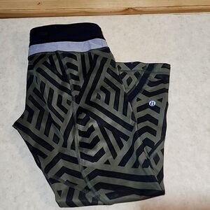 Lululemon Capri leggings size 6
